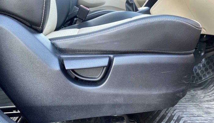 2018 Hyundai NEW SANTRO ASTA MT, Petrol, Manual, 29,105 km, Driver Side Adjustment Panel