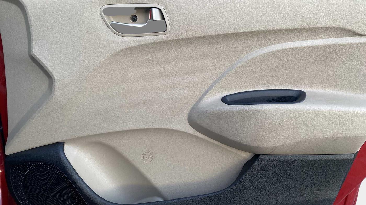 2018 Hyundai NEW SANTRO ASTA MT, Petrol, Manual, 29,105 km, Driver Side Door Panels Control