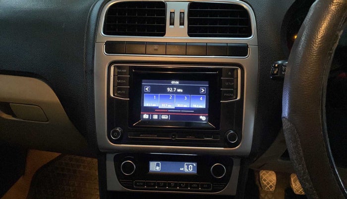 2016 Volkswagen Ameo HIGHLINE1.2L, Petrol, Manual, 71,485 km, Infotainment System