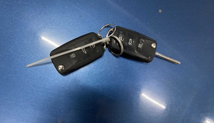2016 Volkswagen Ameo HIGHLINE1.2L, Petrol, Manual, 71,485 km, Key Close Up