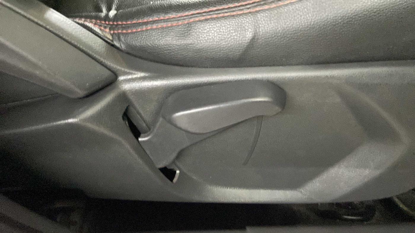 2019 Ford New Figo TITANIUM1.5 DIESEL, Diesel, Manual, 63,244 km, Driver Side Adjustment Panel