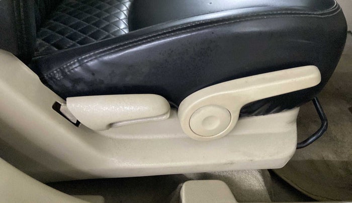 2019 Maruti Ciaz DELTA 1.5 SHVS MT PETROL, Petrol, Manual, 33,035 km, Driver Side Adjustment Panel