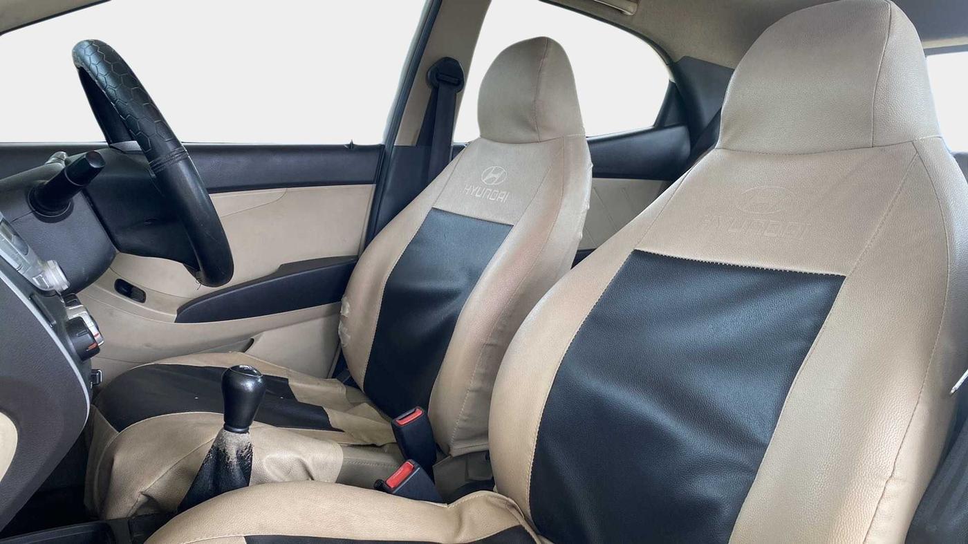 2017 Hyundai Eon ERA PLUS (O), Petrol, Manual, 15,669 km, Right Side Front Door Cabin