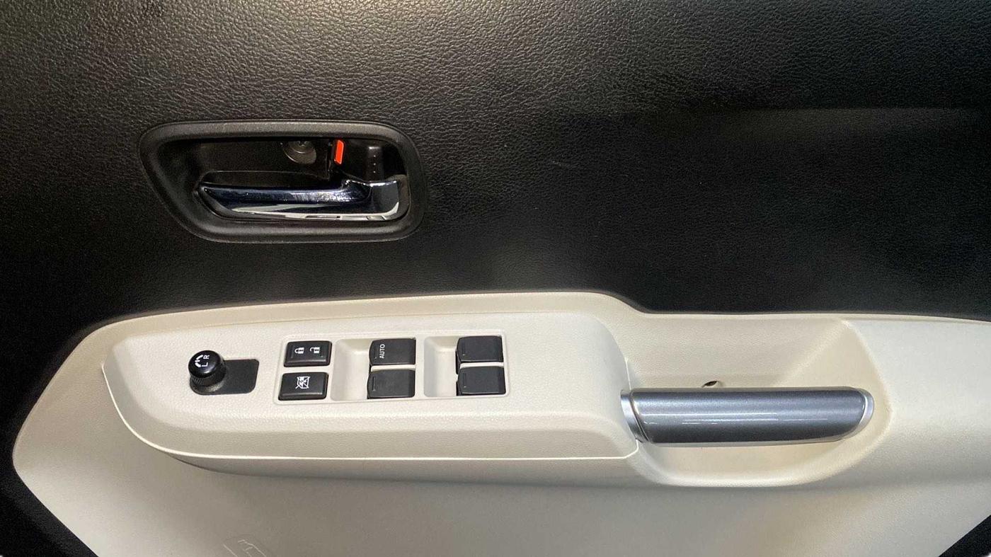 2022 Maruti IGNIS DELTA 1.2, Petrol, Manual, 4,534 km, Driver Side Door Panels Control