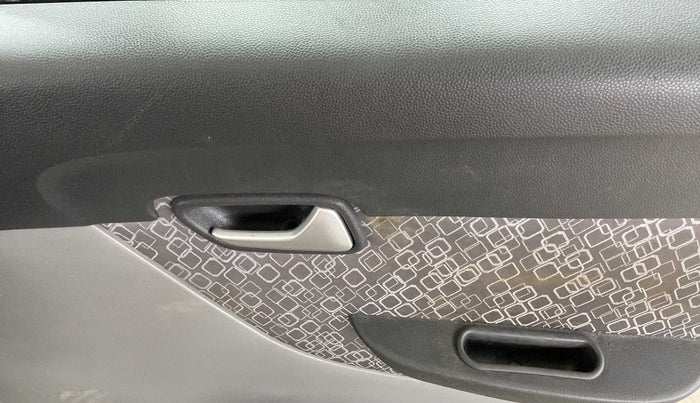 2018 Maruti Alto 800 LXI, Petrol, Manual, 16,105 km, Driver Side Door Panels Control