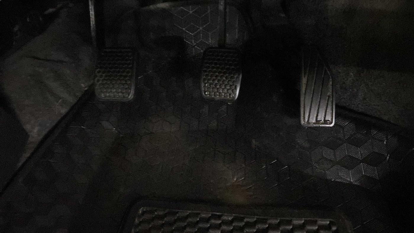 2018 Maruti Alto 800 LXI, Petrol, Manual, 16,105 km, Pedals