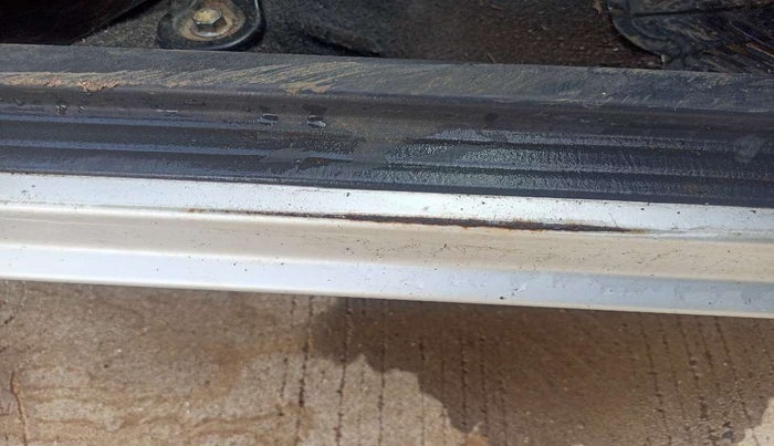 2012 Maruti Alto LX, Petrol, Manual, 76,182 km, Right running board - Slightly rusted