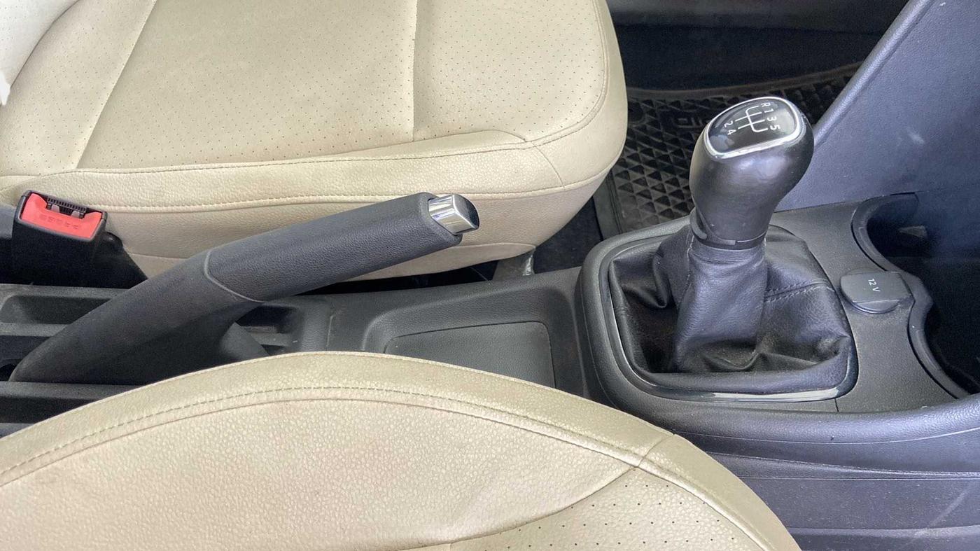 2019 Skoda Rapid STYLE 1.6 MPI, Petrol, Manual, 47,901 km, Gear Lever