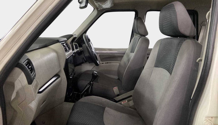 2021 Mahindra Scorpio S5, Diesel, Manual, 52,722 km, Right Side Front Door Cabin