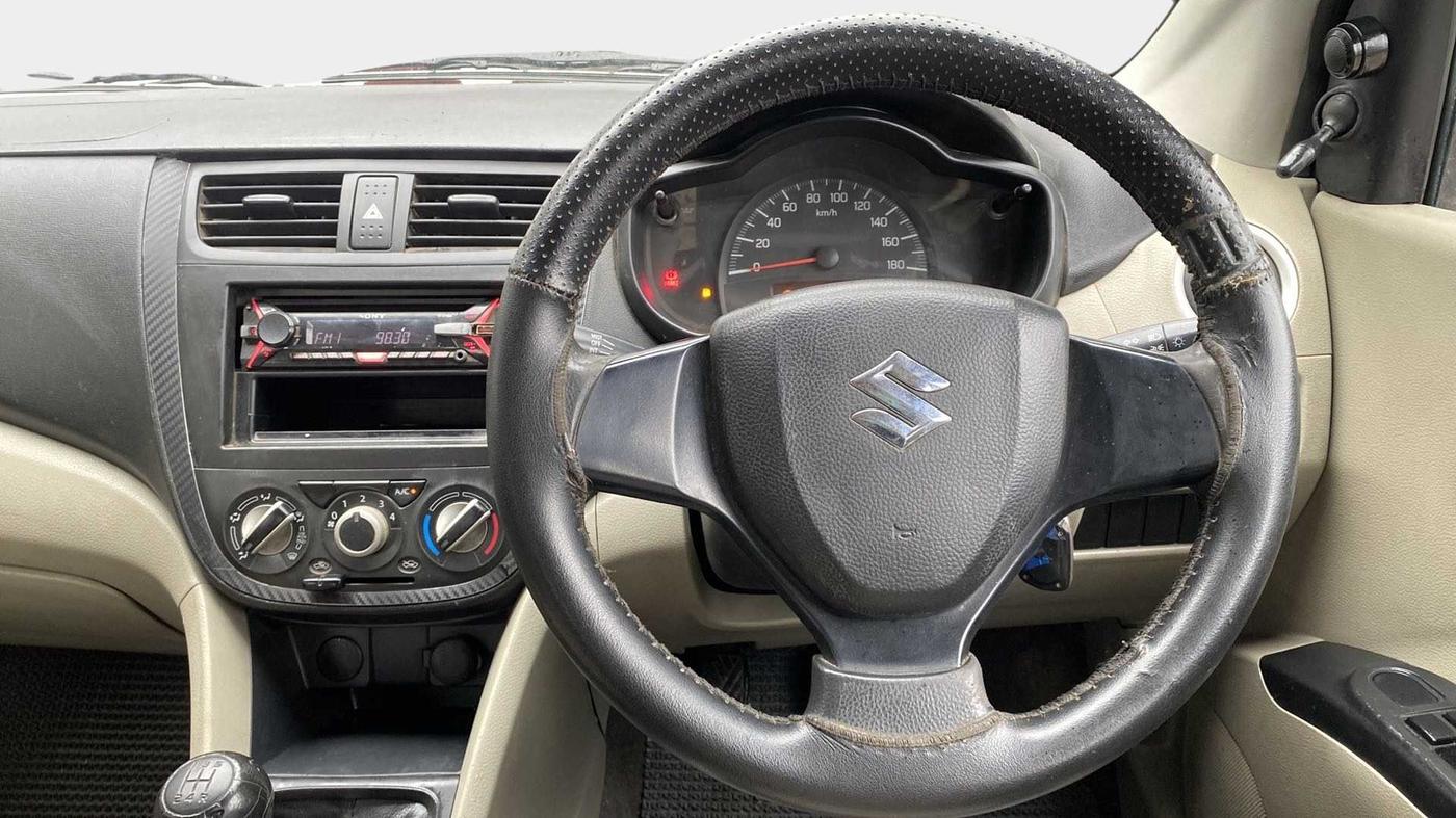 2016 Maruti Celerio VXI, Petrol, Manual, 1,24,009 km, Steering Wheel Close Up