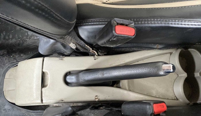 2016 Maruti Celerio VXI, Petrol, Manual, 1,24,009 km, Dashboard - Cup holder minor damage