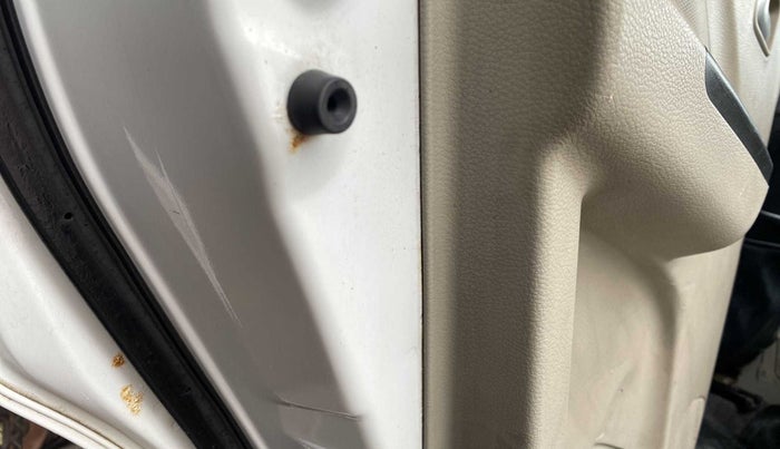 2016 Maruti Celerio VXI, Petrol, Manual, 1,24,009 km, Rear left door - Slight discoloration