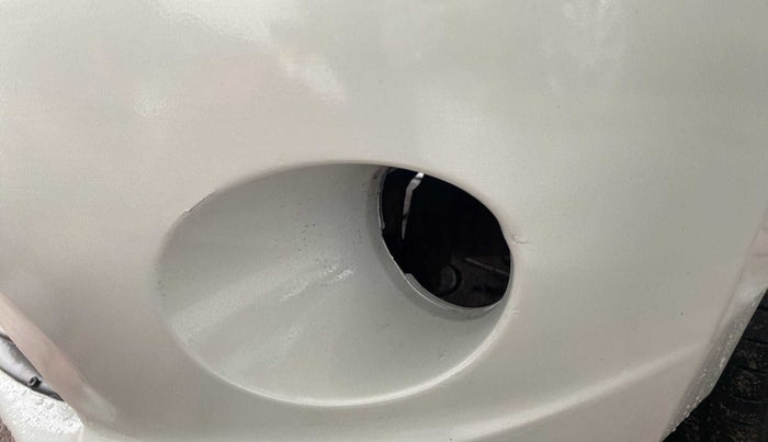 2016 Maruti Celerio VXI, Petrol, Manual, 1,24,009 km, Left fog light - Not fixed properly