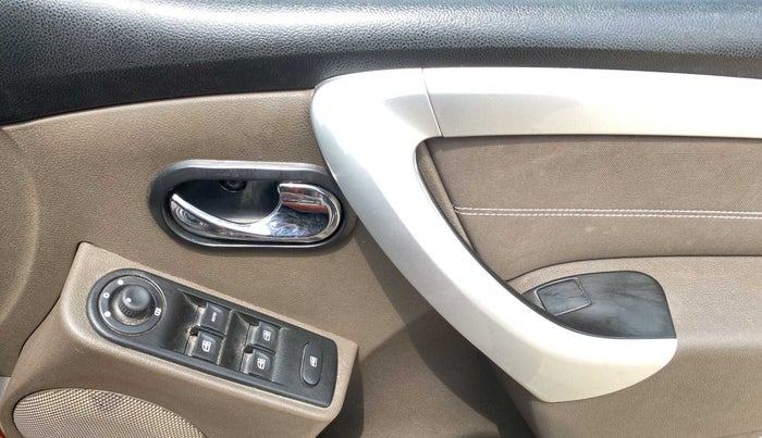 2017 Renault Duster 110 PS RXZ DIESEL, Diesel, Manual, 75,744 km, Driver Side Door Panels Control