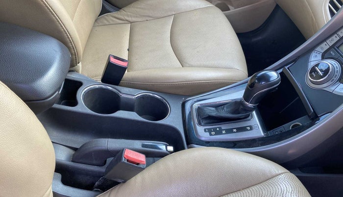 2014 Hyundai New Elantra 1.6 SX AT DIESEL, Diesel, Automatic, 57,850 km, Gear Lever