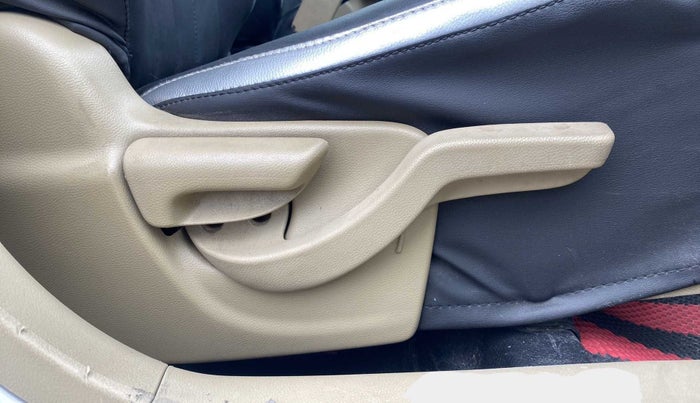 2016 Honda Amaze 1.2L I-VTEC S, Petrol, Manual, 48,250 km, Driver Side Adjustment Panel