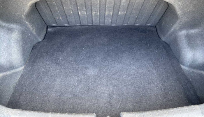 2015 Hyundai Xcent S 1.2, Petrol, Manual, 60,594 km, Boot Inside