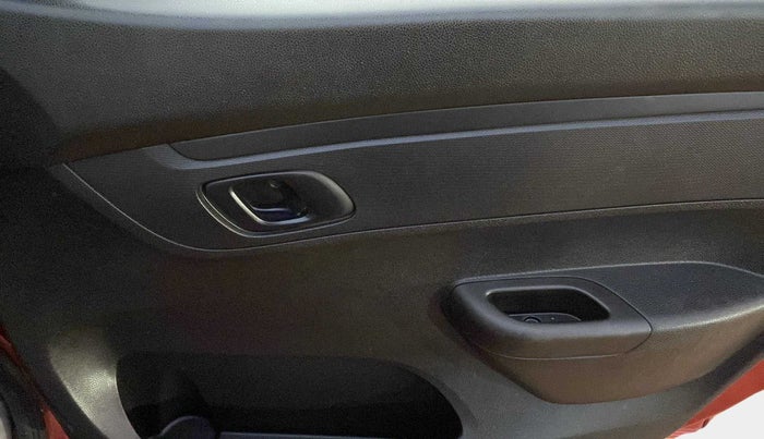 2019 Renault Kwid RXL, Petrol, Manual, 30,584 km, Driver Side Door Panels Control
