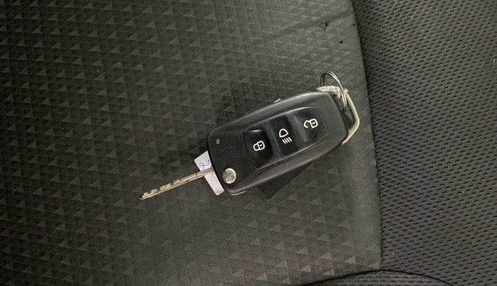 2016 Tata Tiago XZ PETROL, Petrol, Manual, 51,297 km, Key Close Up