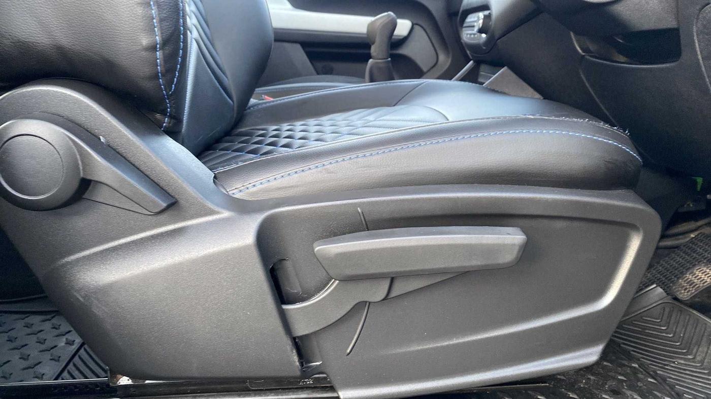 2022 Tata PUNCH ACCOMPLISHED MT, Petrol, Manual, 12,676 km, Driver Side Adjustment Panel