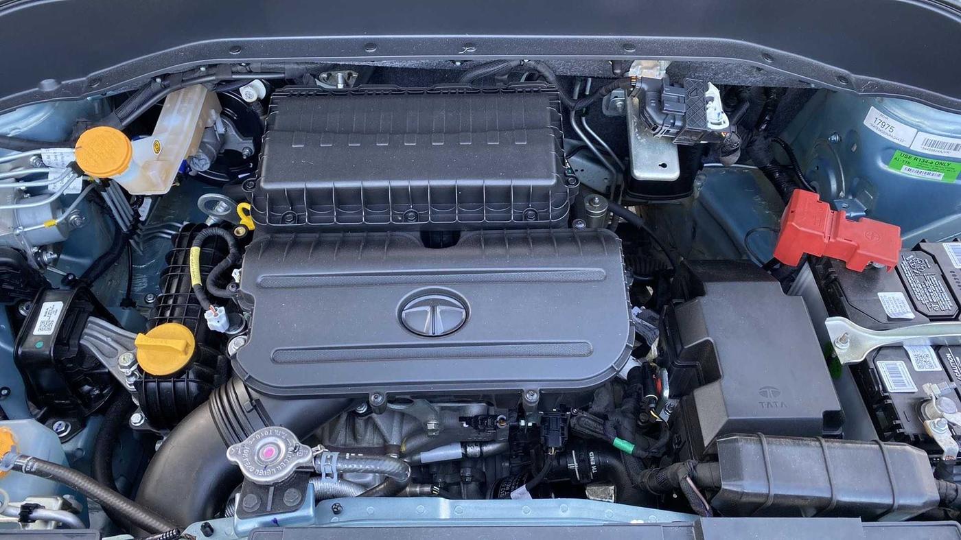 2022 Tata PUNCH ACCOMPLISHED MT, Petrol, Manual, 12,676 km, Open Bonet