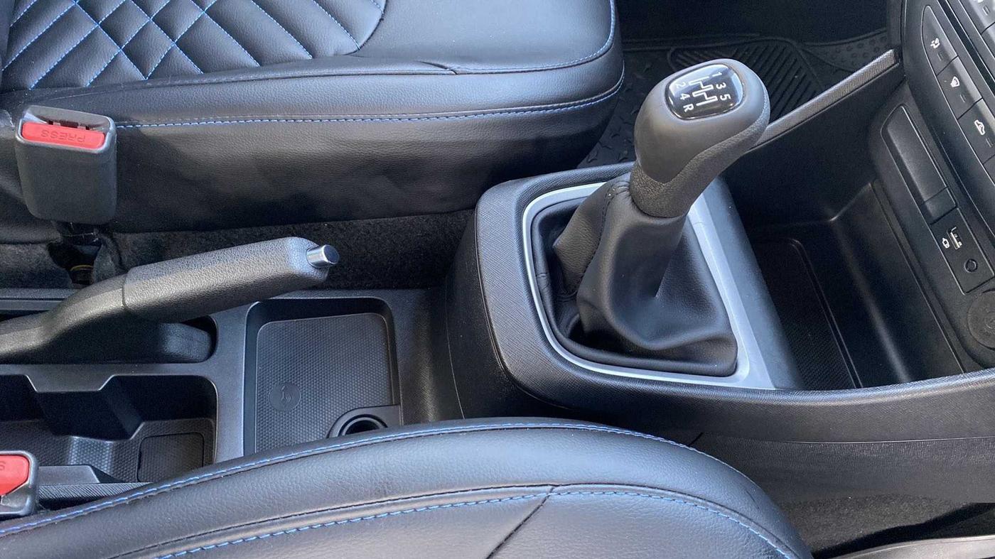 2022 Tata PUNCH ACCOMPLISHED MT, Petrol, Manual, 12,676 km, Gear Lever