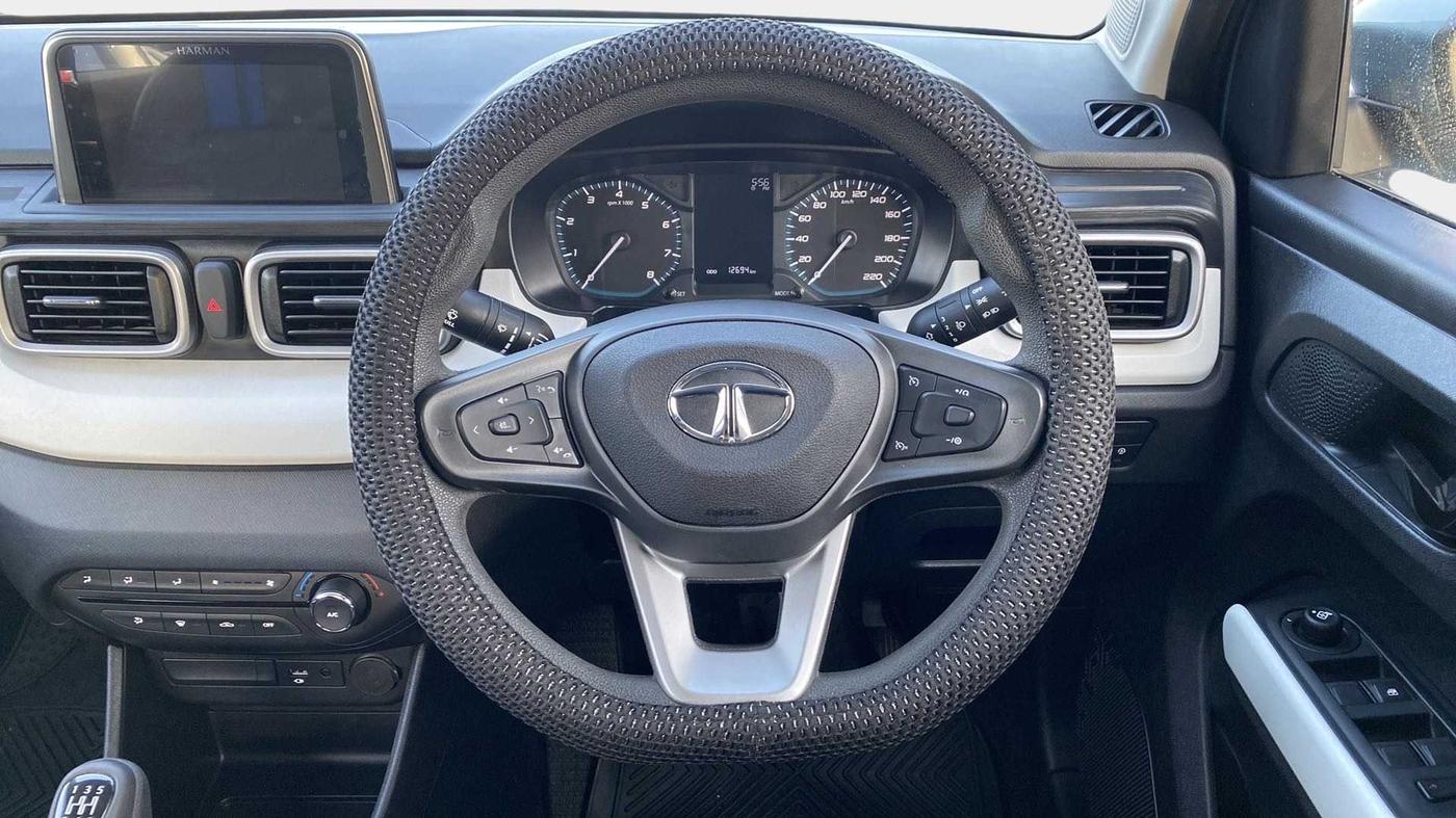 2022 Tata PUNCH ACCOMPLISHED MT, Petrol, Manual, 12,676 km, Steering Wheel Close Up