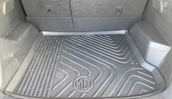 2019 MG HECTOR SHARP 1.5 DCT PETROL, Petrol, Automatic, 60,865 km, Third Seat Row ( optional )