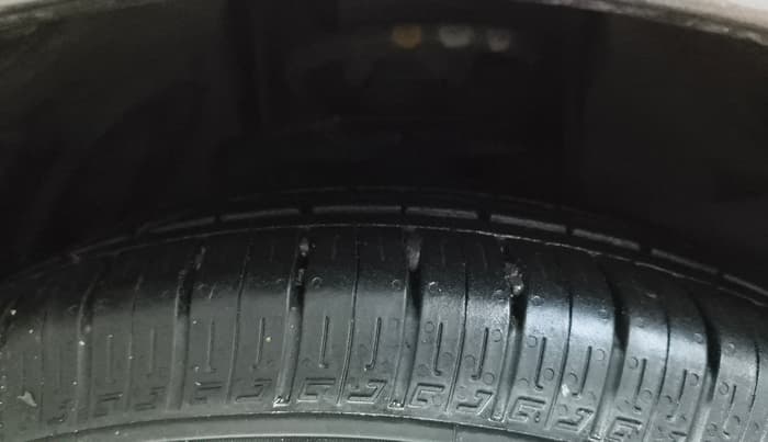 2017 Tata TIGOR XZ PETROL, Petrol, Manual, 76,629 km, Right Front Tyre Tread