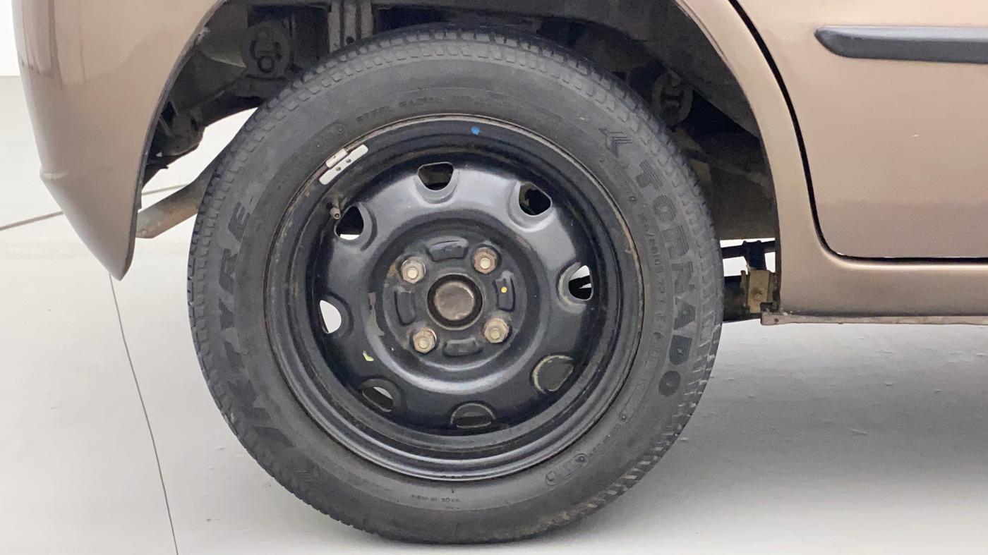 2010 Maruti Zen Estilo VXI, Petrol, Manual, 1,10,023 km, Right Rear Wheel