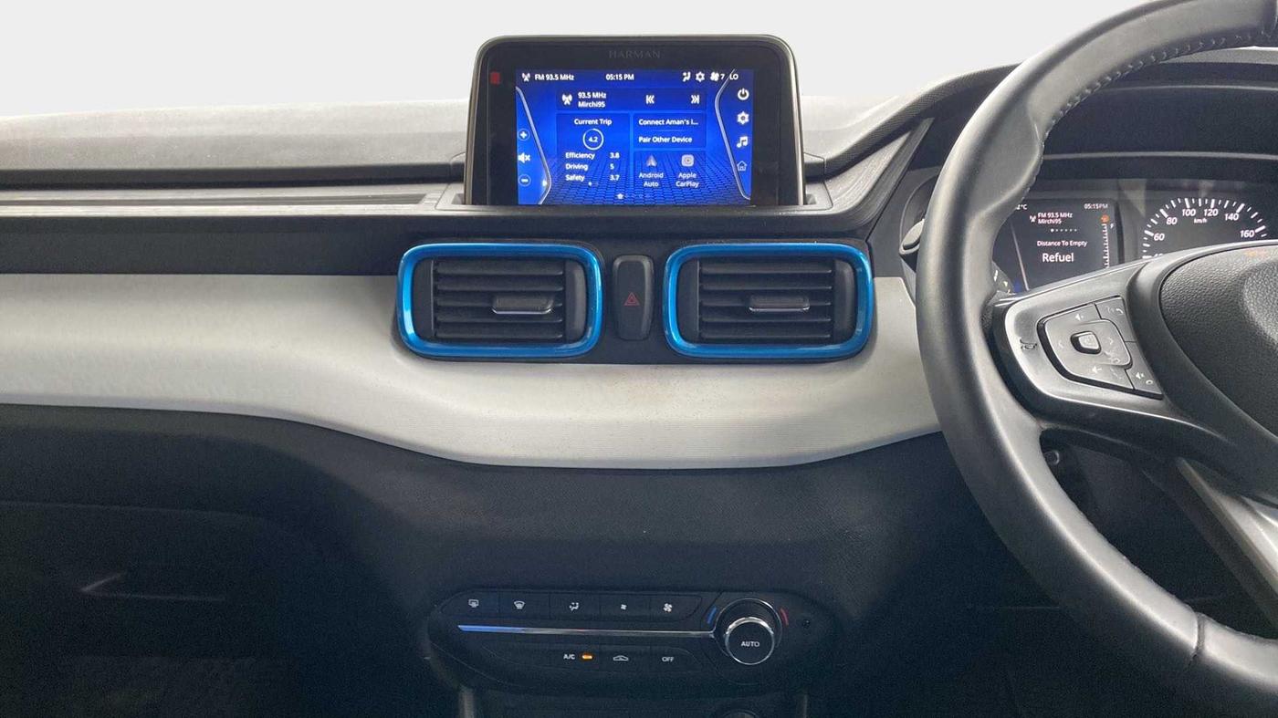 2022 Tata PUNCH CREATIVE AMT 1.2 RTN DUAL TONE, Petrol, Automatic, 6,622 km, Infotainment System
