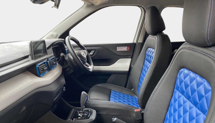 2022 Tata PUNCH CREATIVE AMT 1.2 RTN DUAL TONE, Petrol, Automatic, 6,622 km, Right Side Front Door Cabin