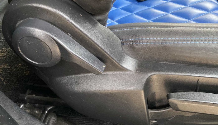 2022 Tata PUNCH CREATIVE AMT 1.2 RTN DUAL TONE, Petrol, Automatic, 6,622 km, Driver Side Adjustment Panel
