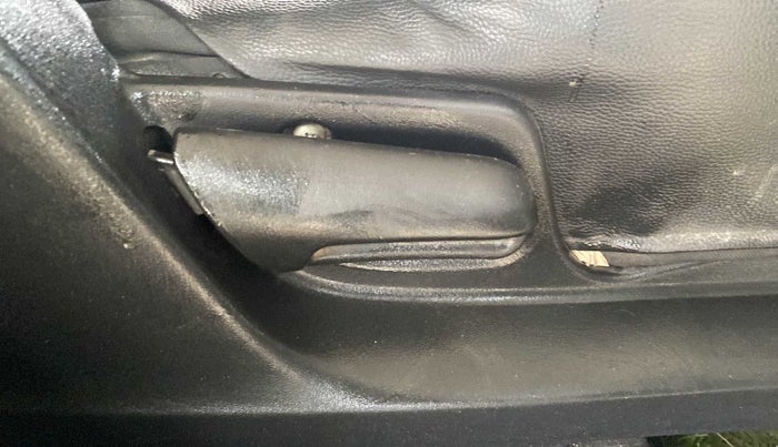 2013 Maruti Swift VDI, Diesel, Manual, 1,17,343 km, Driver Side Adjustment Panel