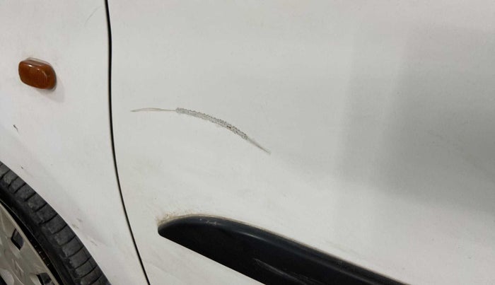 2016 Maruti Alto K10 VXI, CNG, Manual, 58,862 km, Front passenger door - Minor scratches