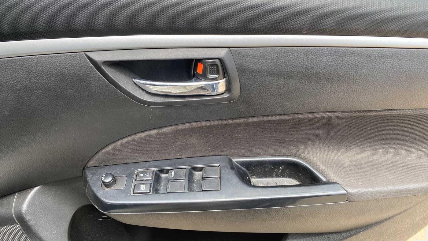 2012 Maruti Swift VXI, Petrol, Manual, 76,043 km, Driver Side Door Panels Control