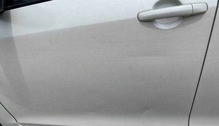 2012 Maruti Swift VXI, Petrol, Manual, 76,043 km, Front passenger door - Minor scratches