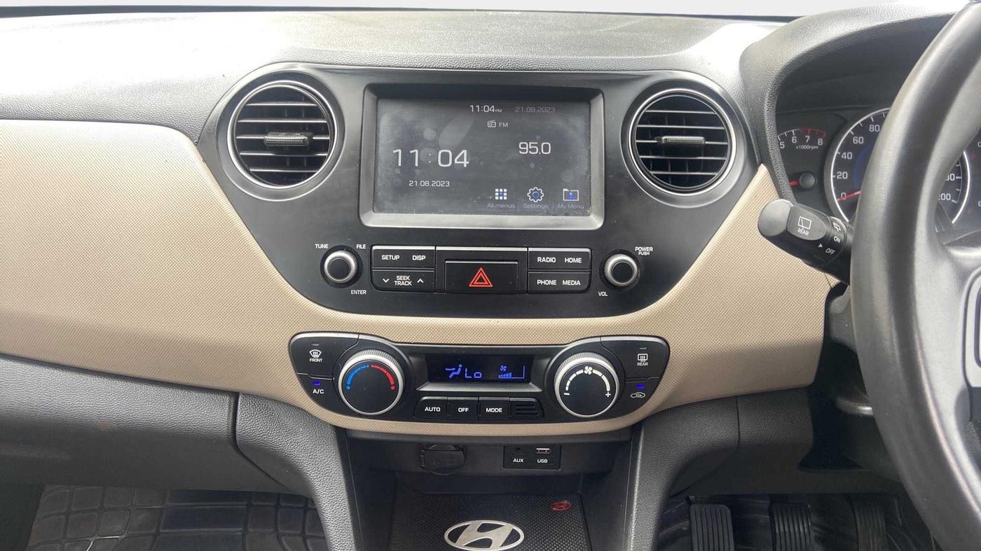 2017 Hyundai Grand i10 ASTA 1.2 KAPPA VTVT, Petrol, Manual, 44,268 km, Air Conditioner
