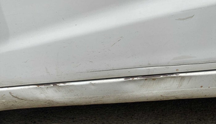 2017 Hyundai Xcent E+, Petrol, Manual, 94,112 km, Left running board - Slightly dented
