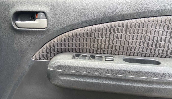 2014 Maruti Ritz VXI, Petrol, Manual, 71,665 km, Driver Side Door Panels Control