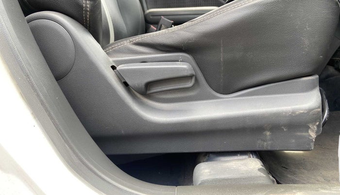 2014 Maruti Ritz VXI, Petrol, Manual, 71,665 km, Driver Side Adjustment Panel