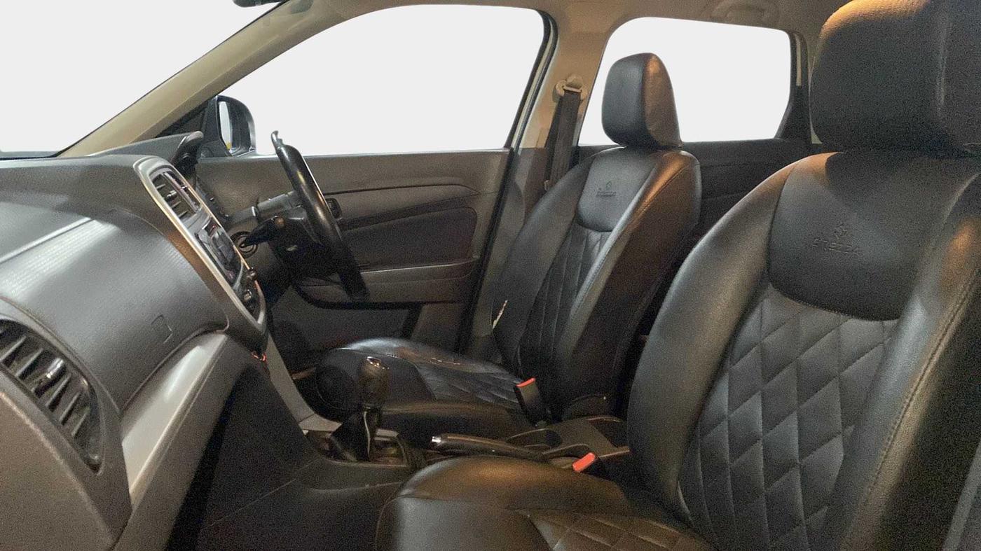 2017 Maruti Vitara Brezza VDI (O), Diesel, Manual, 81,673 km, Right Side Front Door Cabin