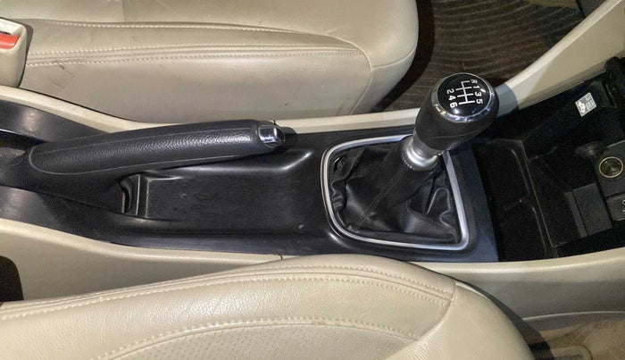 2019 Maruti Ciaz ALPHA DIESEL 1.5, Diesel, Manual, 89,992 km, Gear Lever