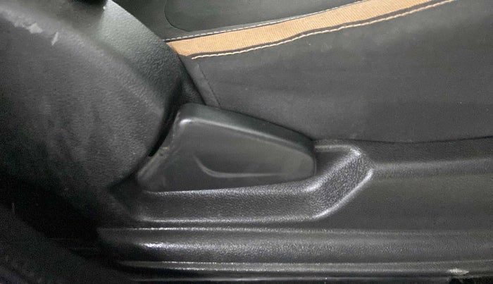 2018 Renault Kwid CLIMBER 1.0 AMT, Petrol, Automatic, 65,927 km, Driver Side Adjustment Panel