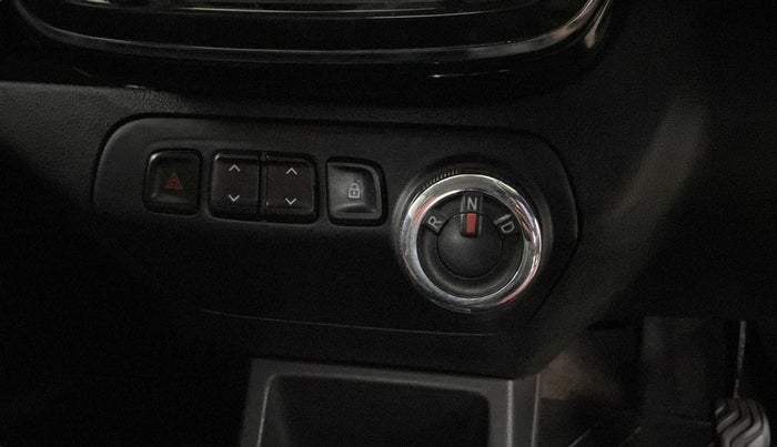 2018 Renault Kwid RXT 1.0 AMT (O), Petrol, Automatic, 42,332 km, Gear Lever