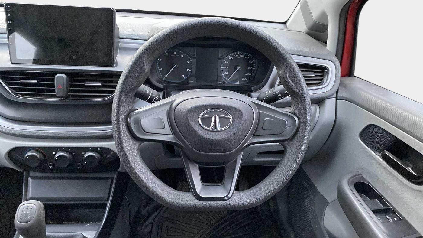 2020 Tata ALTROZ XE PETROL, Petrol, Manual, 16,254 km, Steering Wheel Close Up