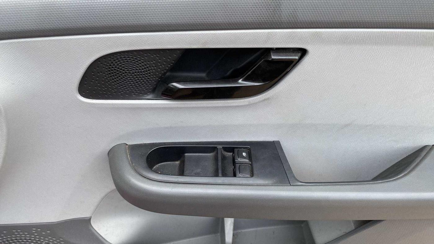 2020 Tata ALTROZ XE PETROL, Petrol, Manual, 16,254 km, Driver Side Door Panels Control