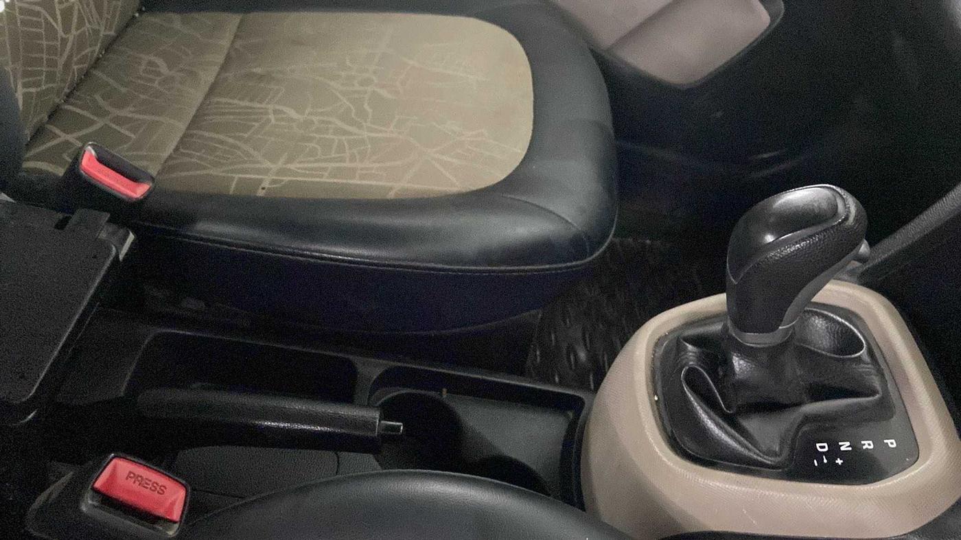 2018 Hyundai Grand i10 MAGNA AT 1.2 KAPPA VTVT, Petrol, Automatic, 26,369 km, Gear Lever