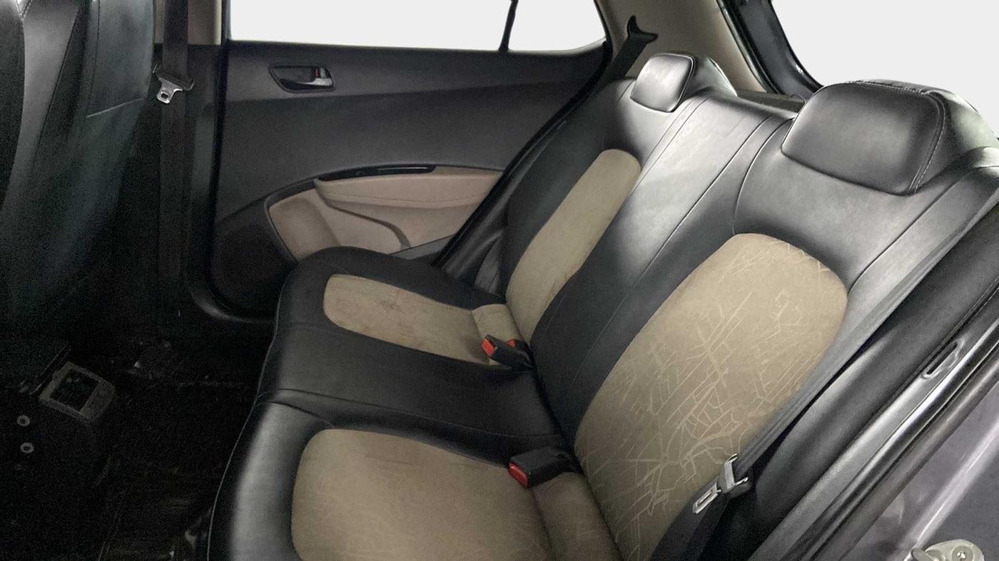 2018 Hyundai Grand i10 MAGNA AT 1.2 KAPPA VTVT, Petrol, Automatic, 26,369 km, Right Side Rear Door Cabin