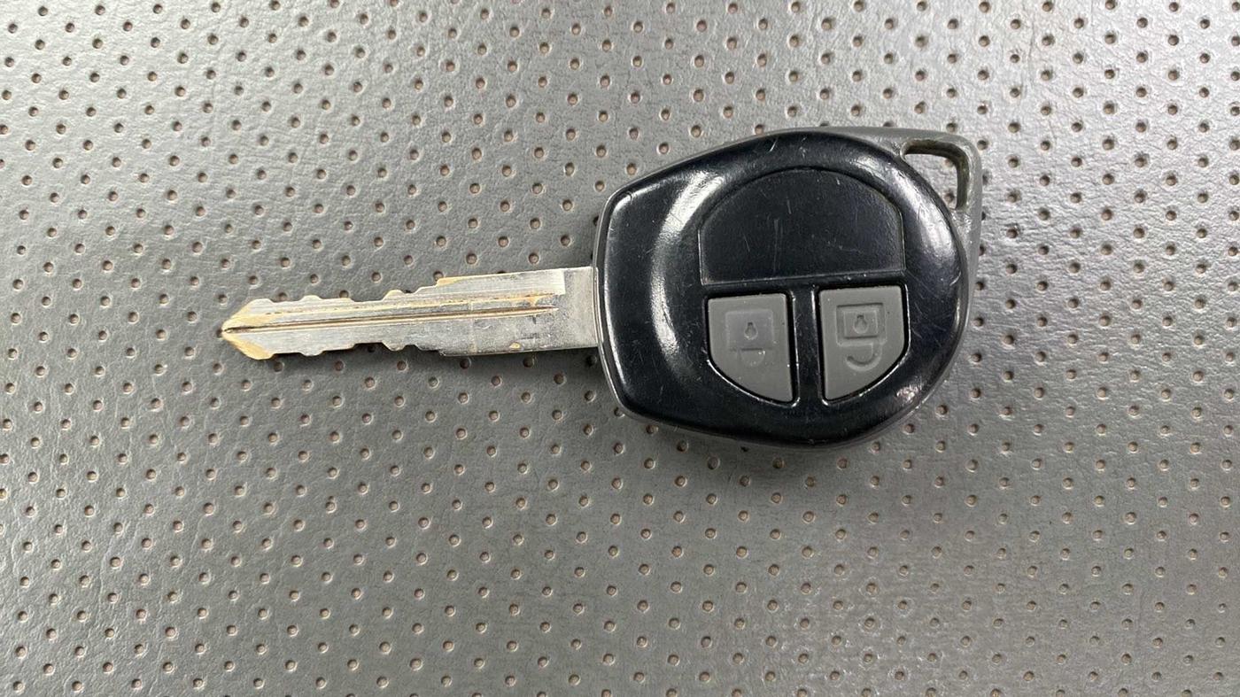 2014 Maruti Swift VXI, Petrol, Manual, 60,307 km, Key Close Up